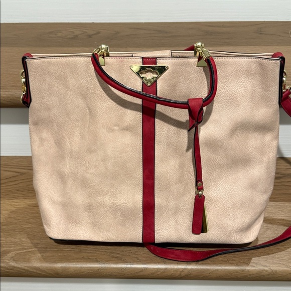 Steve Madden Handbags - Steve Madden tote with detachable shoulder strap